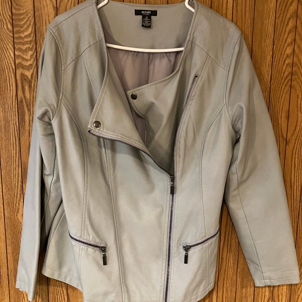 WOMENS SIZE 1x ALFANI GREY LEATHER-LIKE JACKET